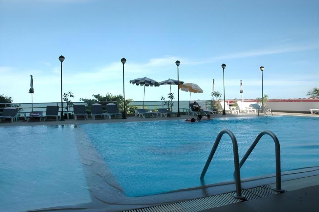 Blue Wave Hua Hin