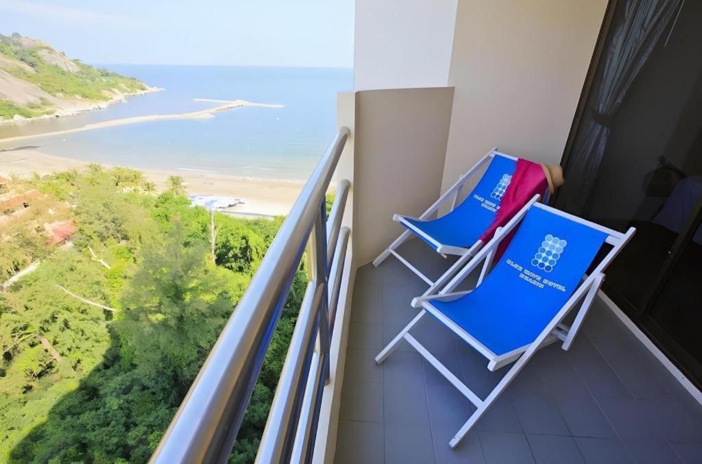 Blue Wave Hua Hin